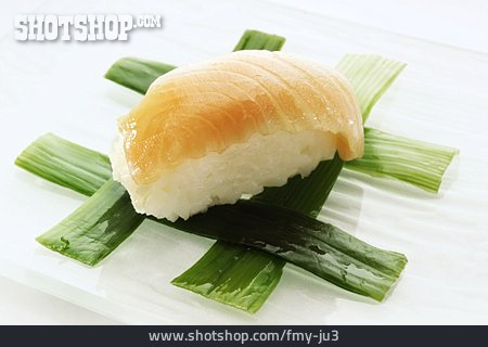 
                Sushi, Nigiri Sake                   