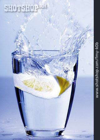 
                Mineralwasser, Trinkwasser, Erfrischungsgetränk                   