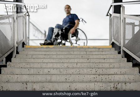 
                Treppe, Hilflos, Rollstuhlfahrer                   