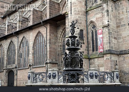 
                Nürnberg, Tugendbrunnen                   