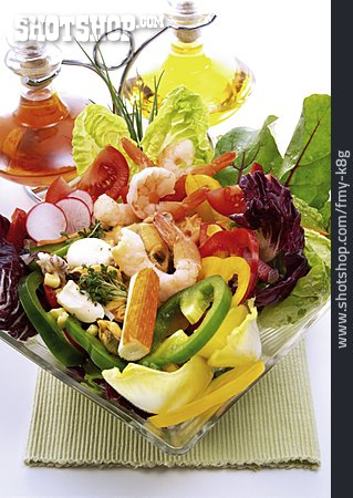 
                Gemischter Salat, Meeresfrüchtesalat                   