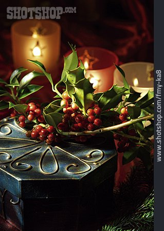 
                Tischdekoration, Kerzenlicht, Adventszeit                   