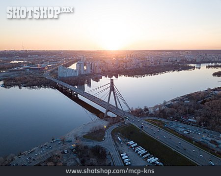 
                Kiew, Nordbrücke, Rajon Obolon                   