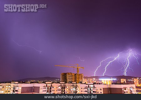 
                Stadt, Blitz, Gewitterhimmel                   