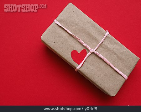 
                Gift, Valentine's Day, Love Message                   