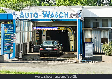 
                Autowaschanlage, Auto-wasch                   