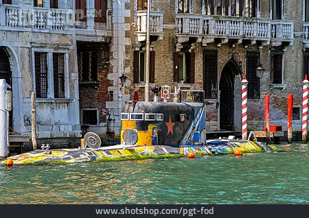 
                Venedig, Canale Grande, U-boot                   