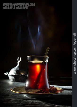 
                Türkischer Tee                   