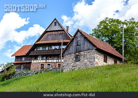 
                Bauernhaus, Alpenländisch                   