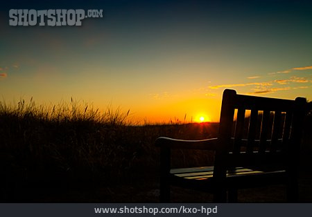 
                Sonnenuntergang, Sitzbank                   
