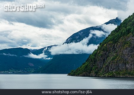 
                Norwegen, Aurlandsfjord                   