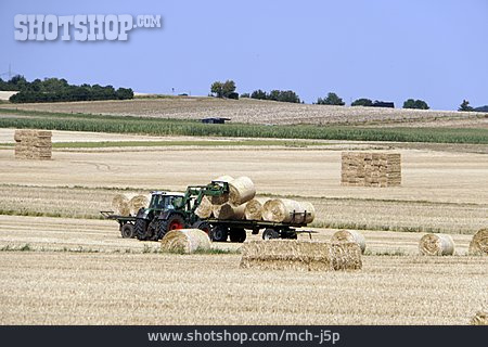 
                Landwirtschaft, Strohernte                   