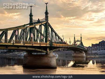 
                Brücke, Budapest, Freiheitsbrücke                   
