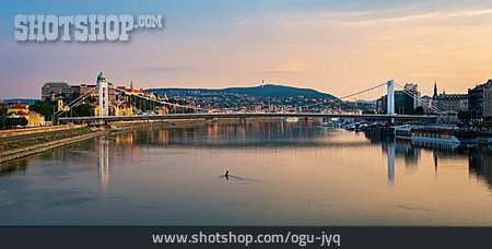 
                Donau, Budapest, Elisabethbrücke                   