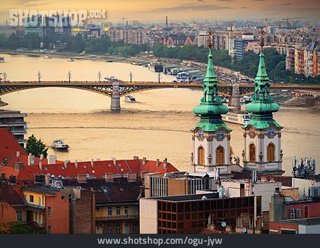 
                Kirche, Budapest, St. Anna, Margaretenbrücke                   