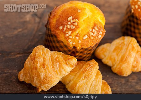 
                Croissant, Muffin                   