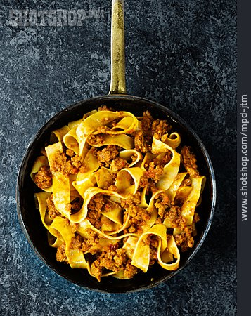
                Bolognese, Pappardelle                   