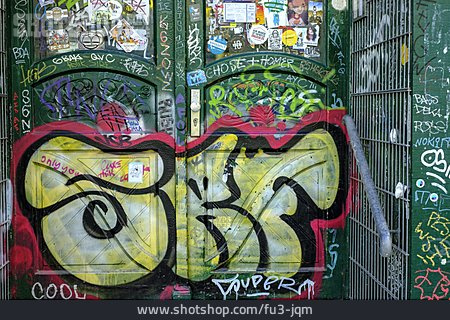 
                Graffiti, Eingangstür, Beschmiert                   