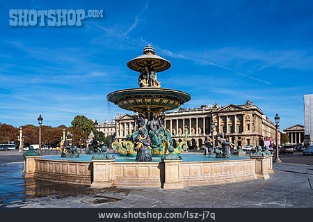 
                Brunnen, Place De La Concorde                   