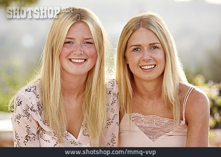 
                Mutter, Blonde Haare, Tochter                   