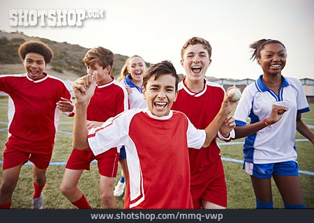 
                Fußball, Gemeinsam, Sportunterricht                   