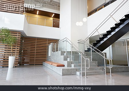 
                Bürogebäude, Treppenaufgang, Foyer                   