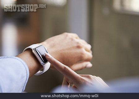 
                Touchscreen, Smartwatch                   