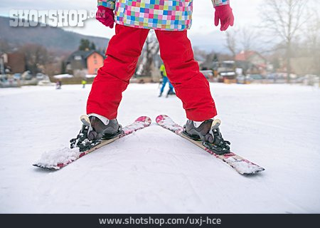 
                Mädchen, Skifahren                   