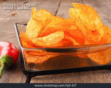 
                Chips, Kartoffelchips, Paprikachips                   