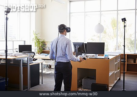 
                Büro, Cyberspace, Videobrille, Virtual Reality                   