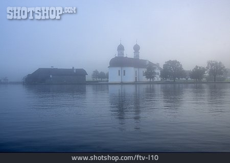 
                Nebel, Königssee, St. Bartholomä                   