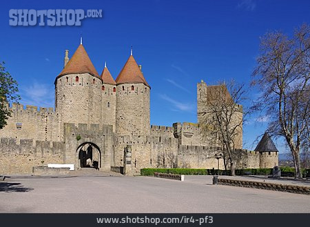 
                Burgtor, Carcassonne                   