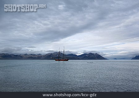 
                Segelschiff, Krossfjorden                   