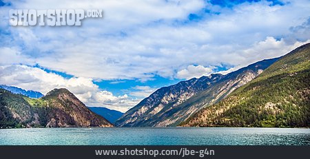 
                Gebirgssee, British Columbia, Birkenhead Lake                   