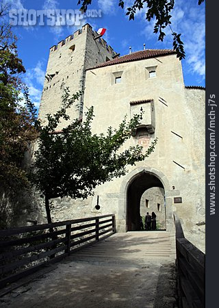 
                Schloss Bruneck                   