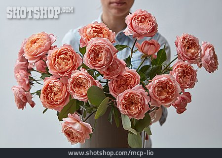 
                Blumenstrauß, Pfingstrose, Floristin                   