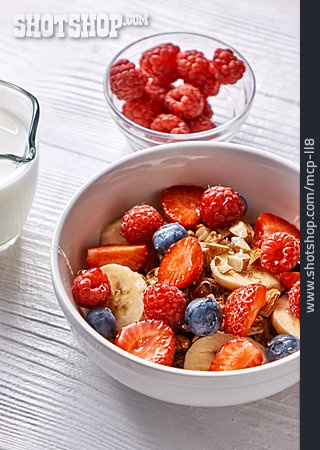 
                Gesunde Ernährung, Frühstück, Müsli, Frühstücks-bowl                   