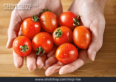 
                Tomaten, Handvoll, Gewaschen                   
