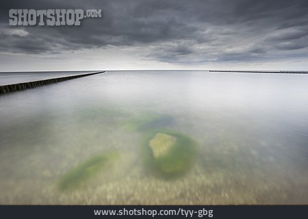 
                Wasseroberfläche, Ostseeküste                   