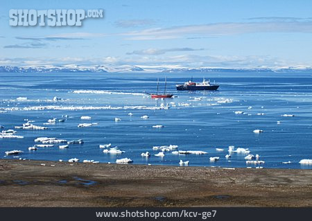 
                Schiffe, Spitzbergen                   