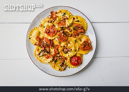 
                Ravioli, Italienische Küche, Aglio Olio                   