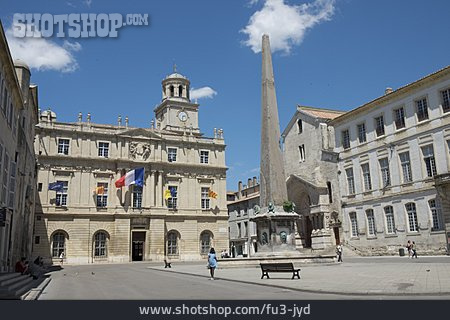 
                Arles, Place De La République                   