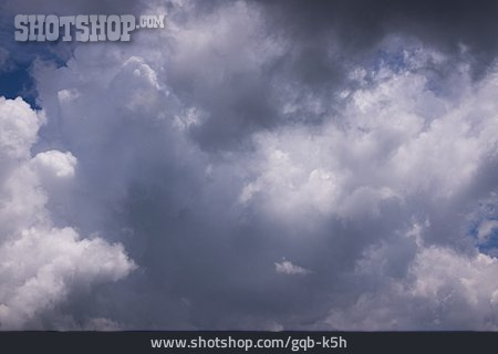 
                Wolkengebilde, Regenwolken                   