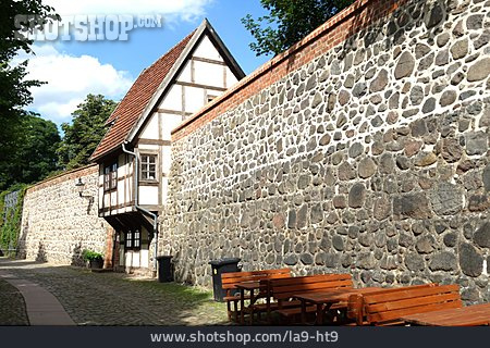 
                Stadtmauer, Neubrandenburg, Wiekhaus                   