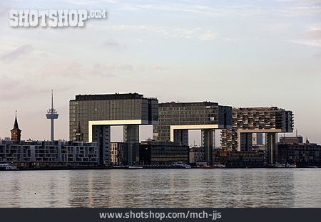 
                Köln, Krankenhaus, Rheinauhafen                   