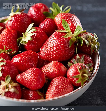 
                Erdbeeren, Nachtisch                   