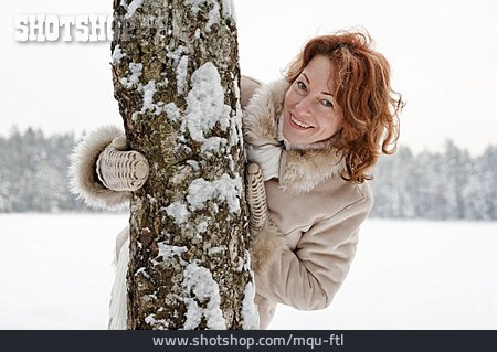 
                Frau, Glücklich, Winterspaziergang                   