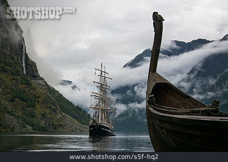 
                Segelschiff, Wikingerboot                   