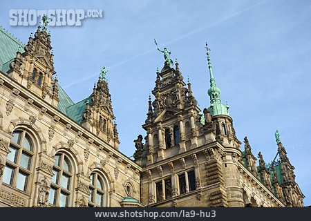 
                Hamburger Rathaus                   