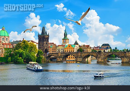 
                Schifffahrt, Prag, Karlsbrücke                   